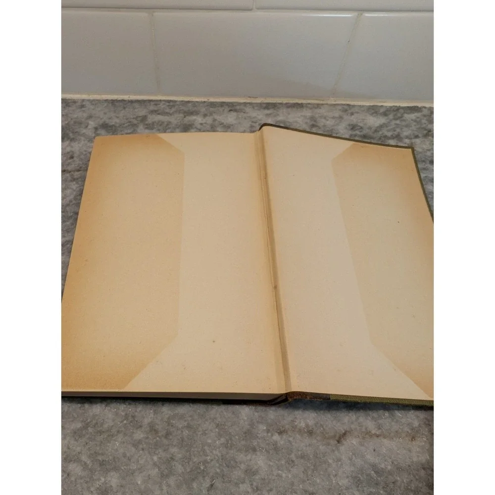Library Of Valuable‎ Knowledge: Story Of Animal Life Hardcover Book